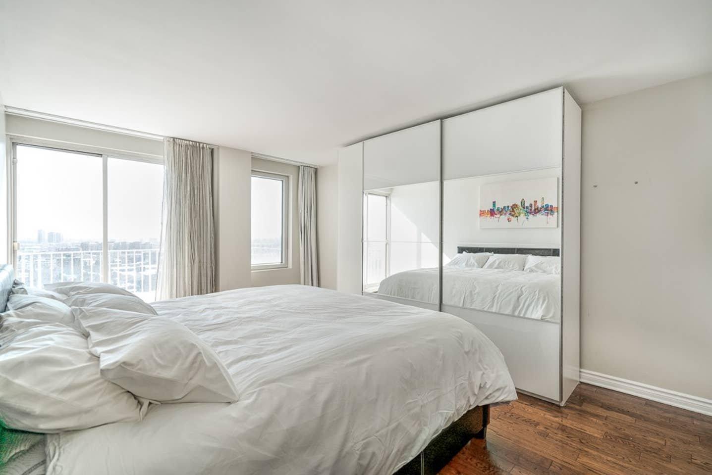 









1050


Av. Amesbury

, 1229,
Montréal (Ville-Marie),




QC
H3H2V1

