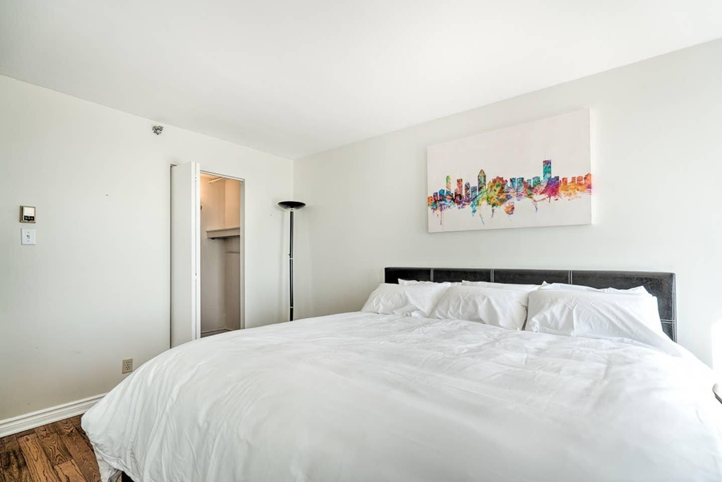 









1050


Av. Amesbury

, 1229,
Montréal (Ville-Marie),




QC
H3H2V1

