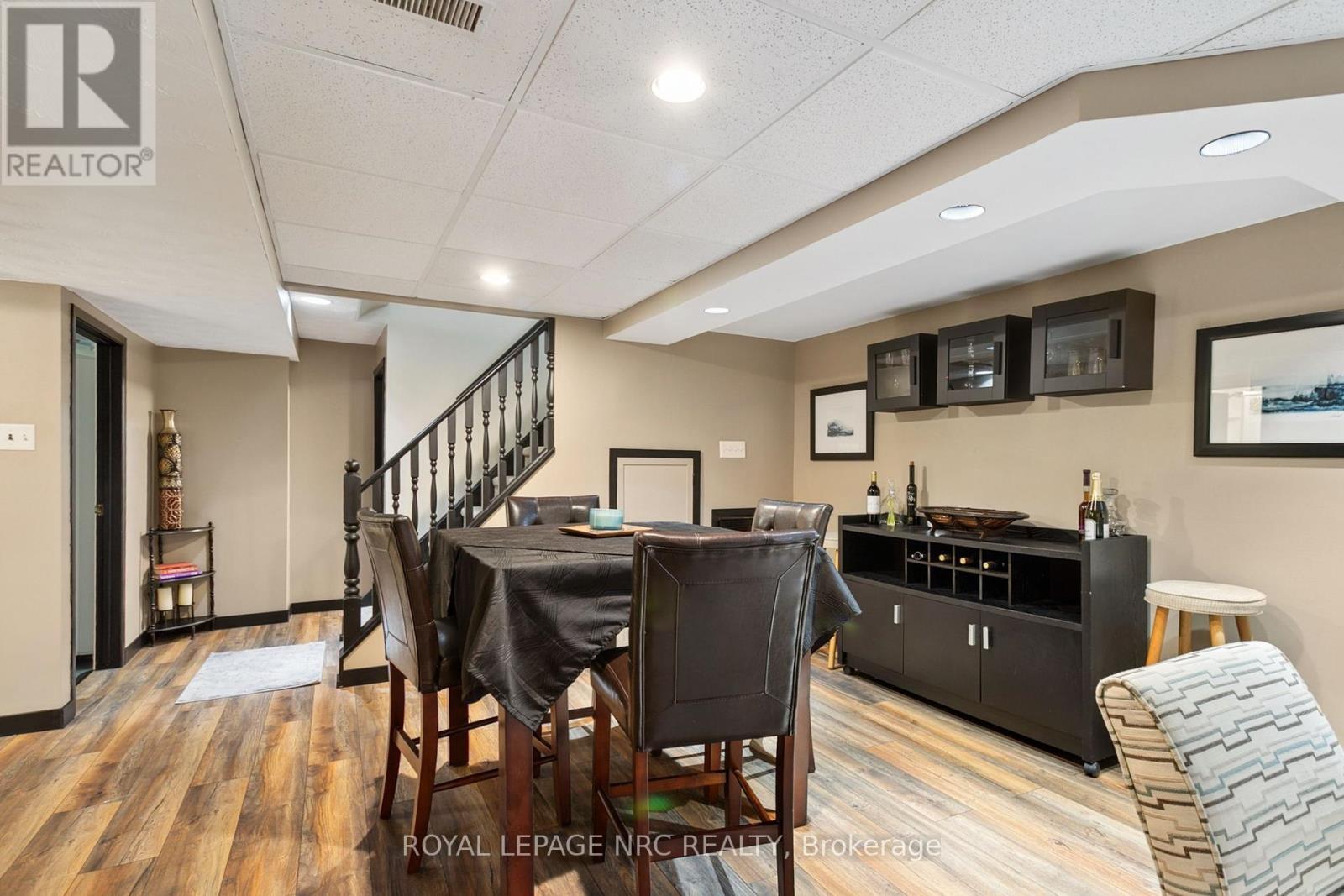 












5728 HERITAGE DRIVE

,
Niagara Falls (Church's Lane),




Ontario
L2J3J8

