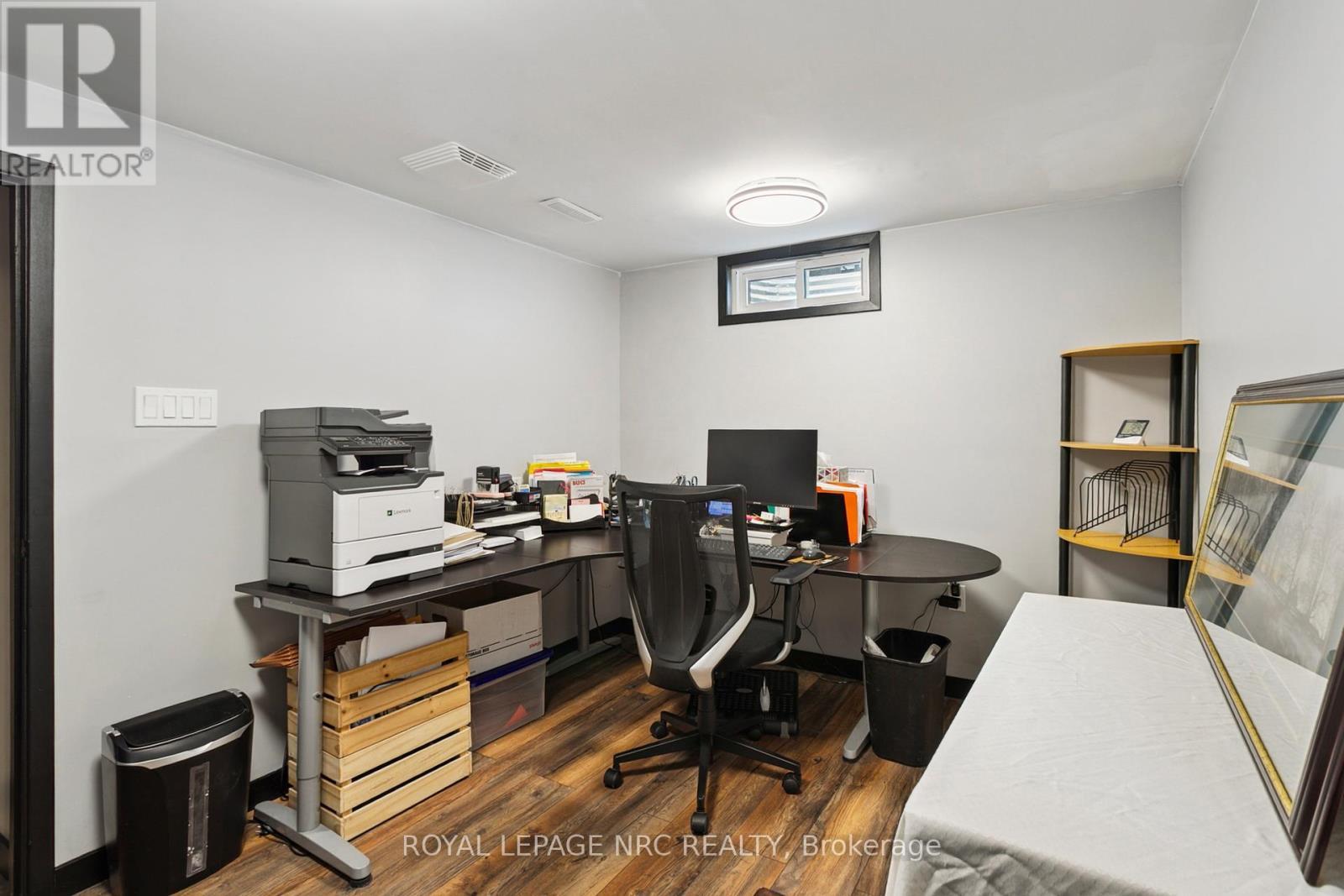 












5728 HERITAGE DRIVE

,
Niagara Falls (Church's Lane),




Ontario
L2J3J8

