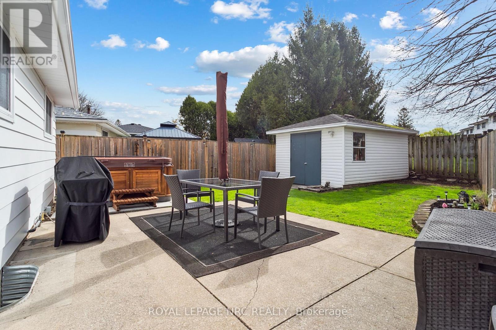 












5728 HERITAGE DRIVE

,
Niagara Falls (Church's Lane),




Ontario
L2J3J8

