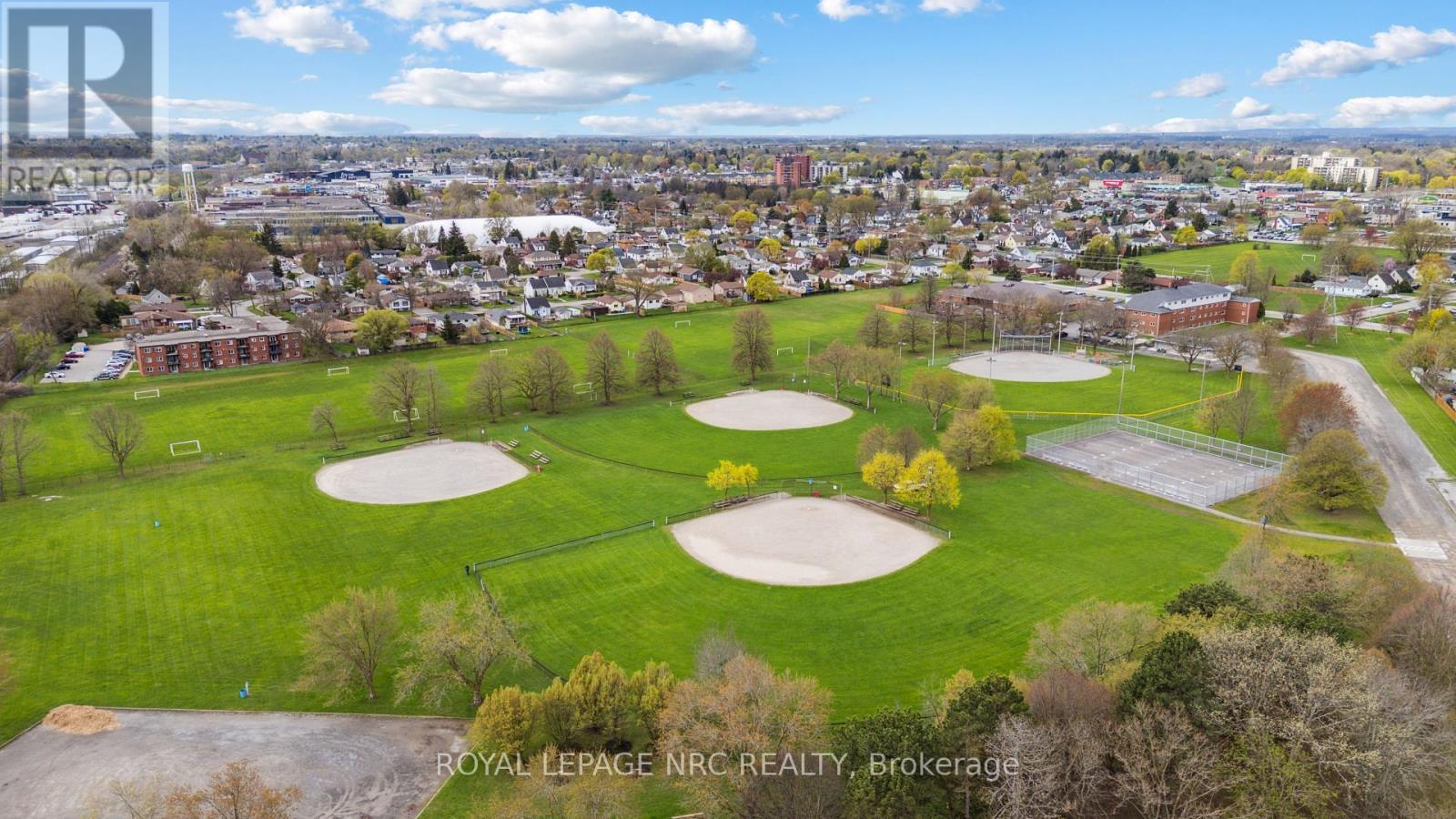 












5728 HERITAGE DRIVE

,
Niagara Falls (Church's Lane),




Ontario
L2J3J8


