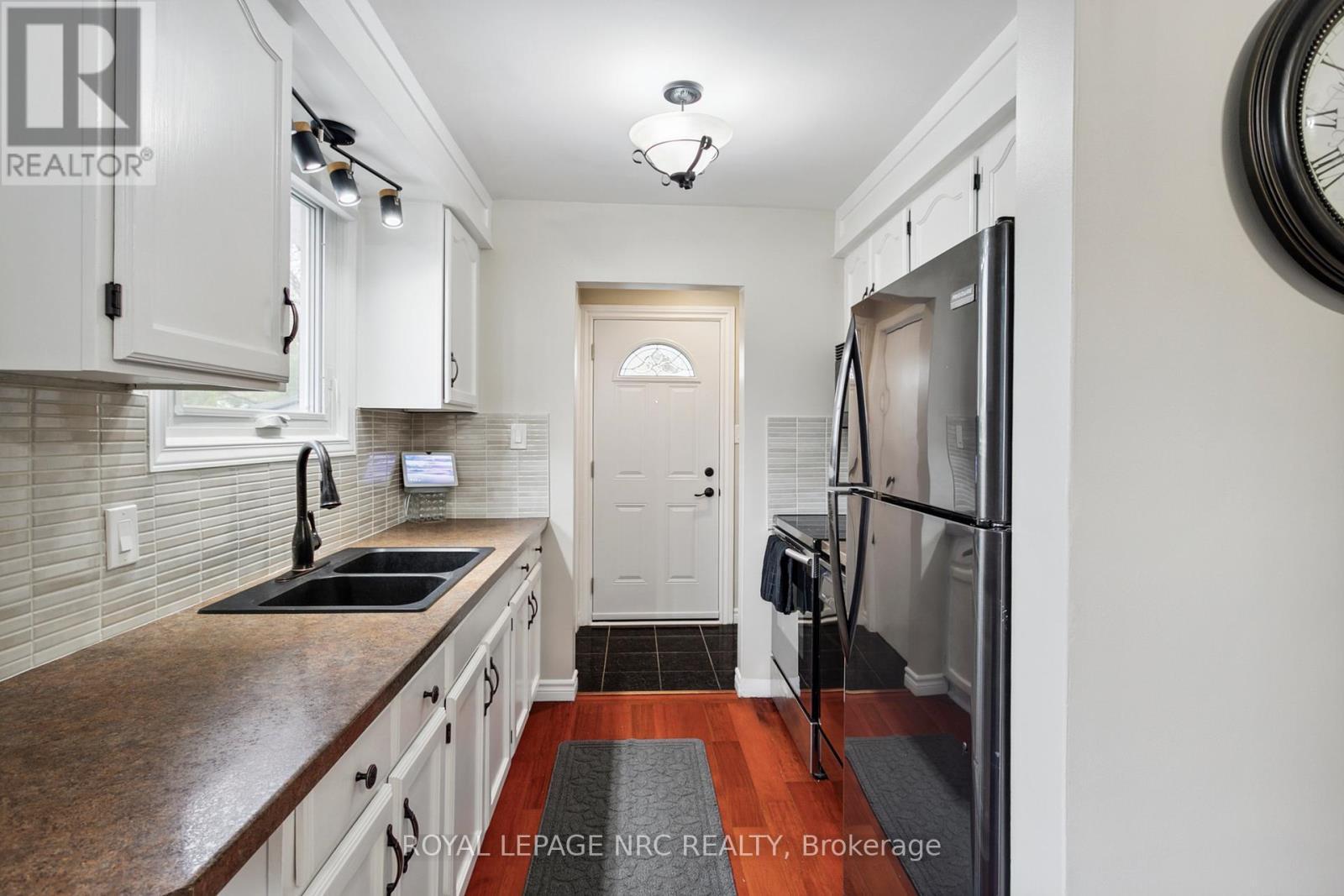 












5728 HERITAGE DRIVE

,
Niagara Falls (Church's Lane),




Ontario
L2J3J8

