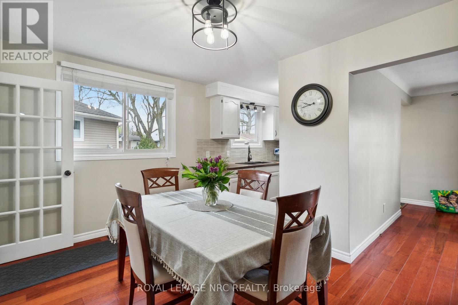 












5728 HERITAGE DRIVE

,
Niagara Falls (Church's Lane),




Ontario
L2J3J8

