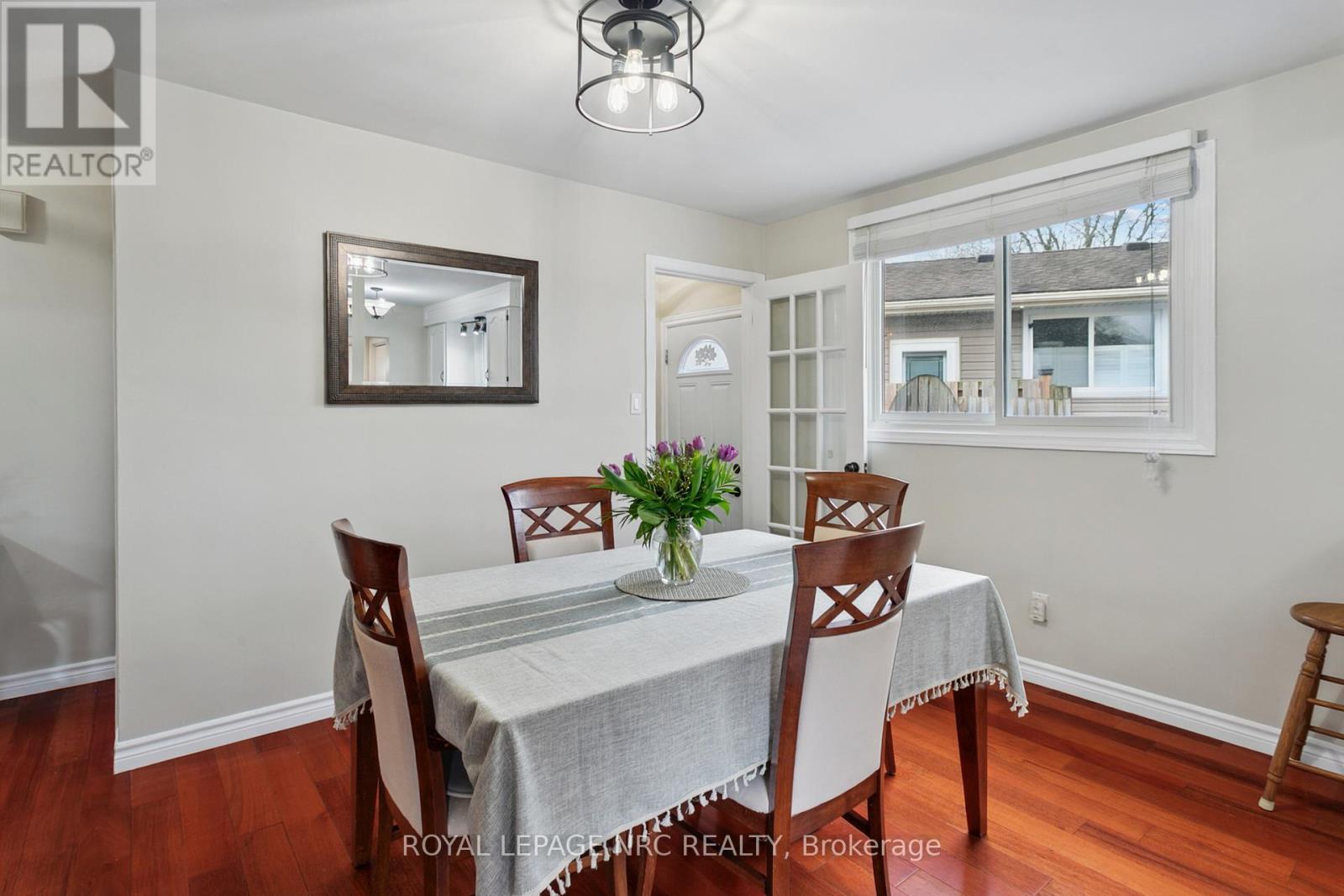 












5728 HERITAGE DRIVE

,
Niagara Falls (Church's Lane),




Ontario
L2J3J8

