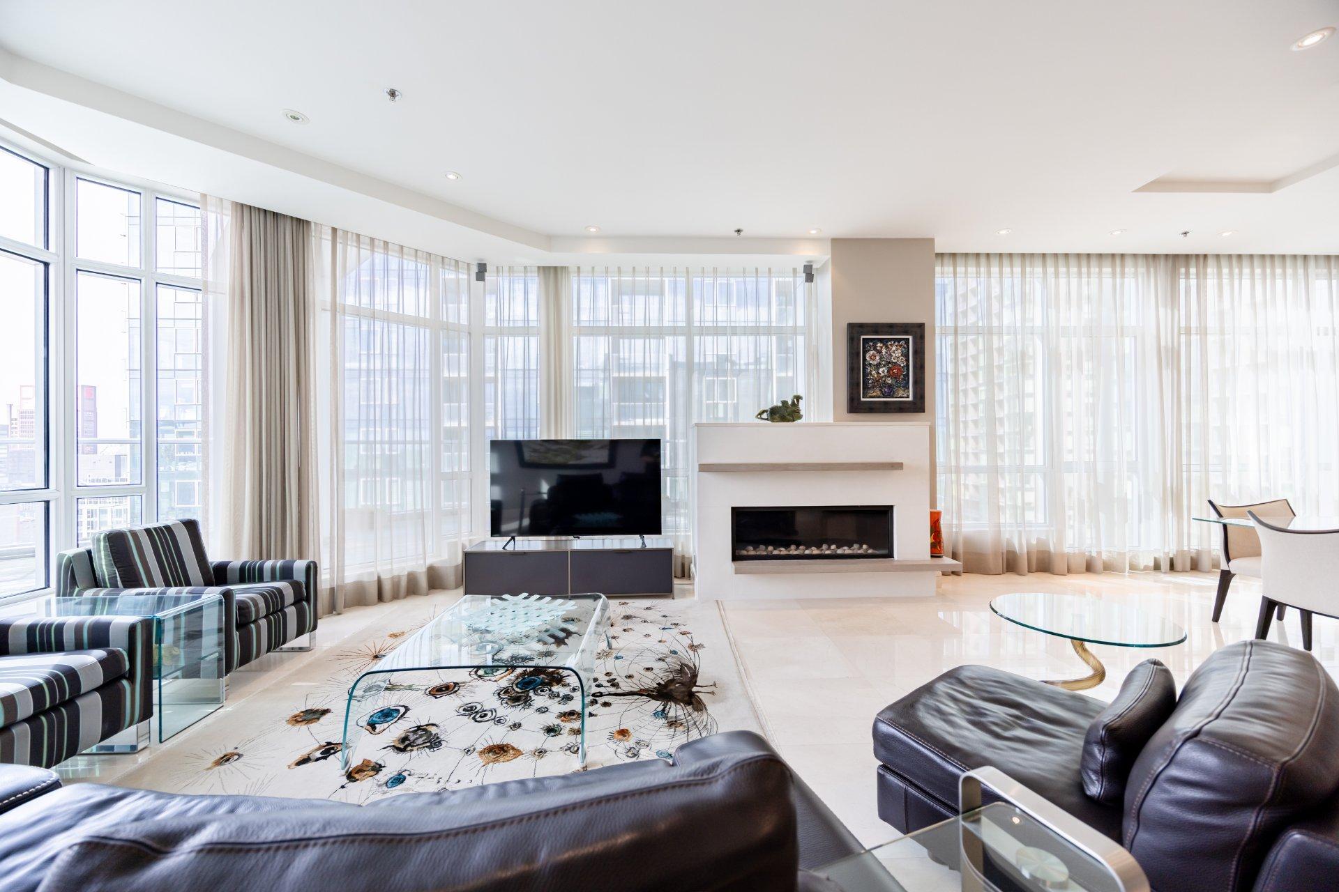 









1100


Rue de la Montagne

, PH1,
Montréal (Ville-Marie),




QC
H3G0A2

