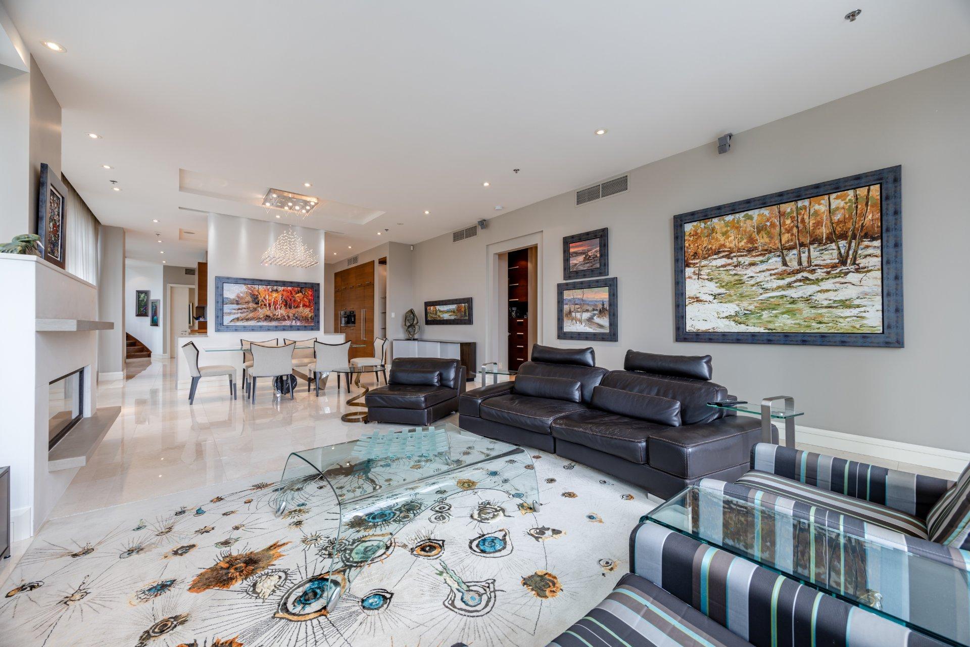 









1100


Rue de la Montagne

, PH1,
Montréal (Ville-Marie),




QC
H3G0A2

