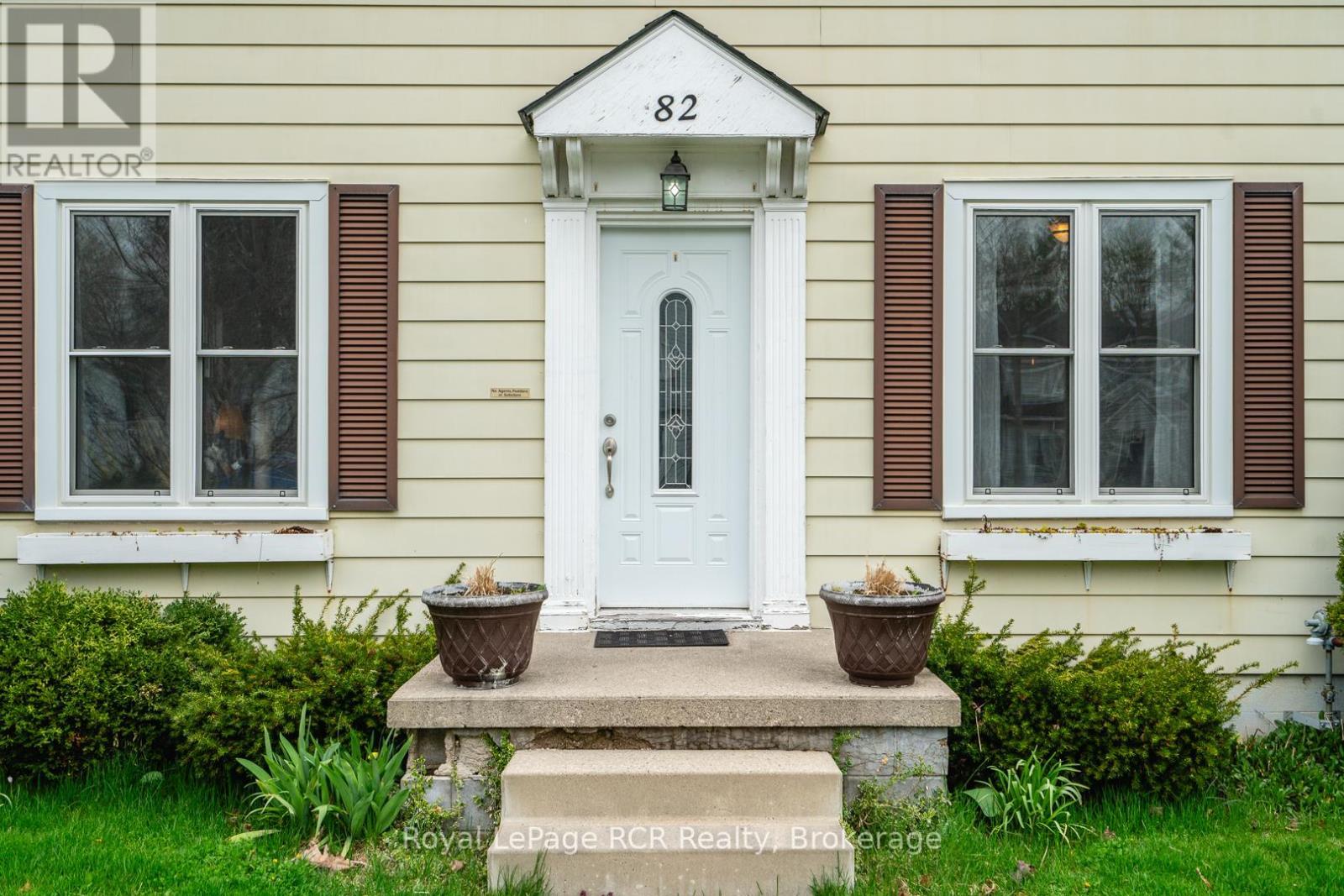 












82 7TH STREET

,
Hanover,




Ontario
N4N1G4

