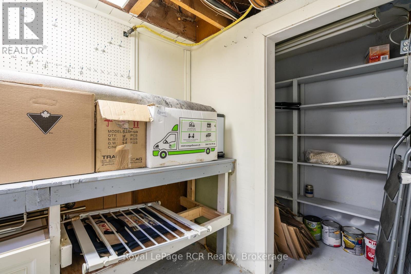 












82 7TH STREET

,
Hanover,




Ontario
N4N1G4

