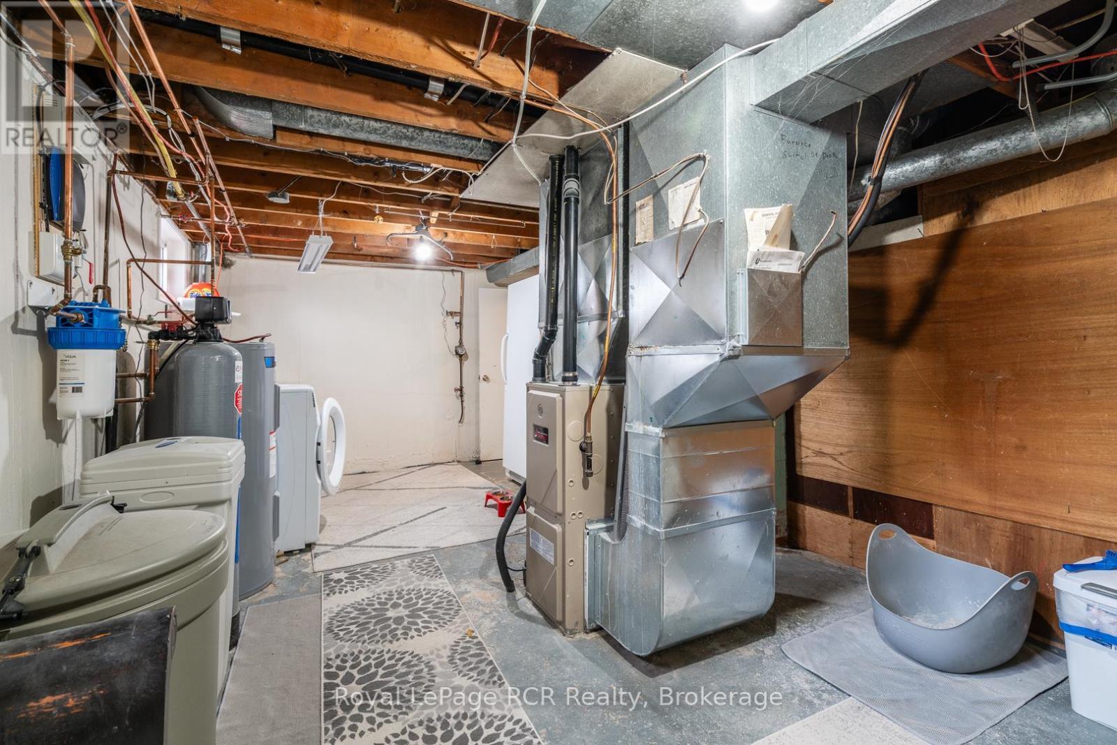 












82 7TH STREET

,
Hanover,




Ontario
N4N1G4

