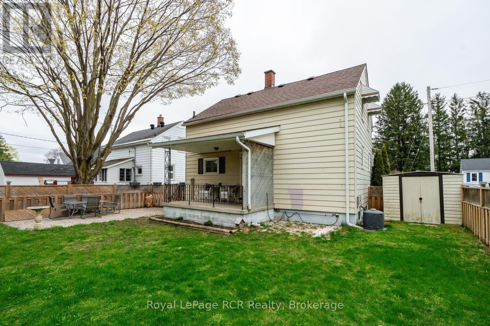 












82 7TH STREET

,
Hanover,




Ontario
N4N1G4

