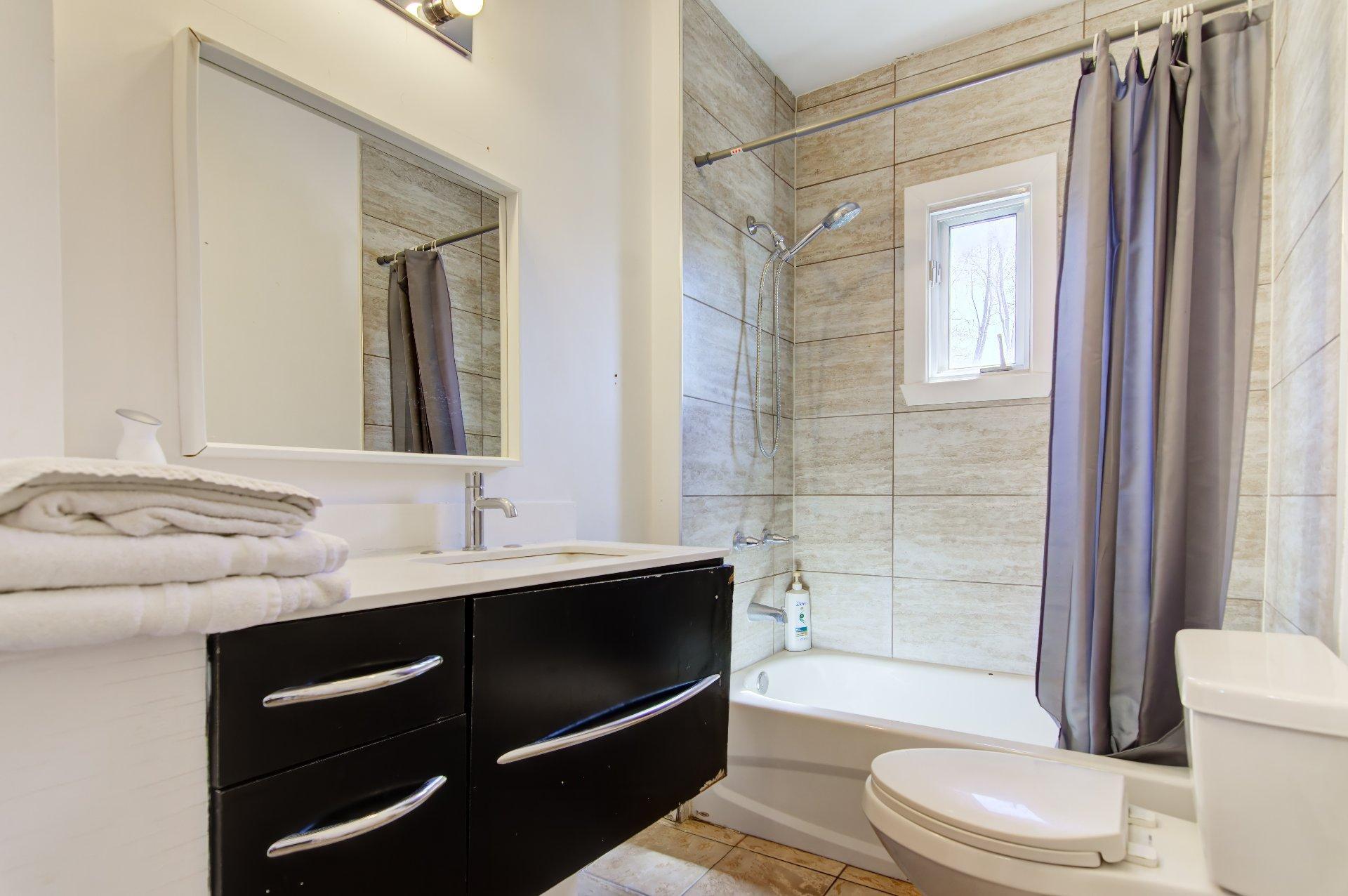 









233


Boul. Churchill

,
Longueuil (Greenfield Park),




QC
J4V2M6

