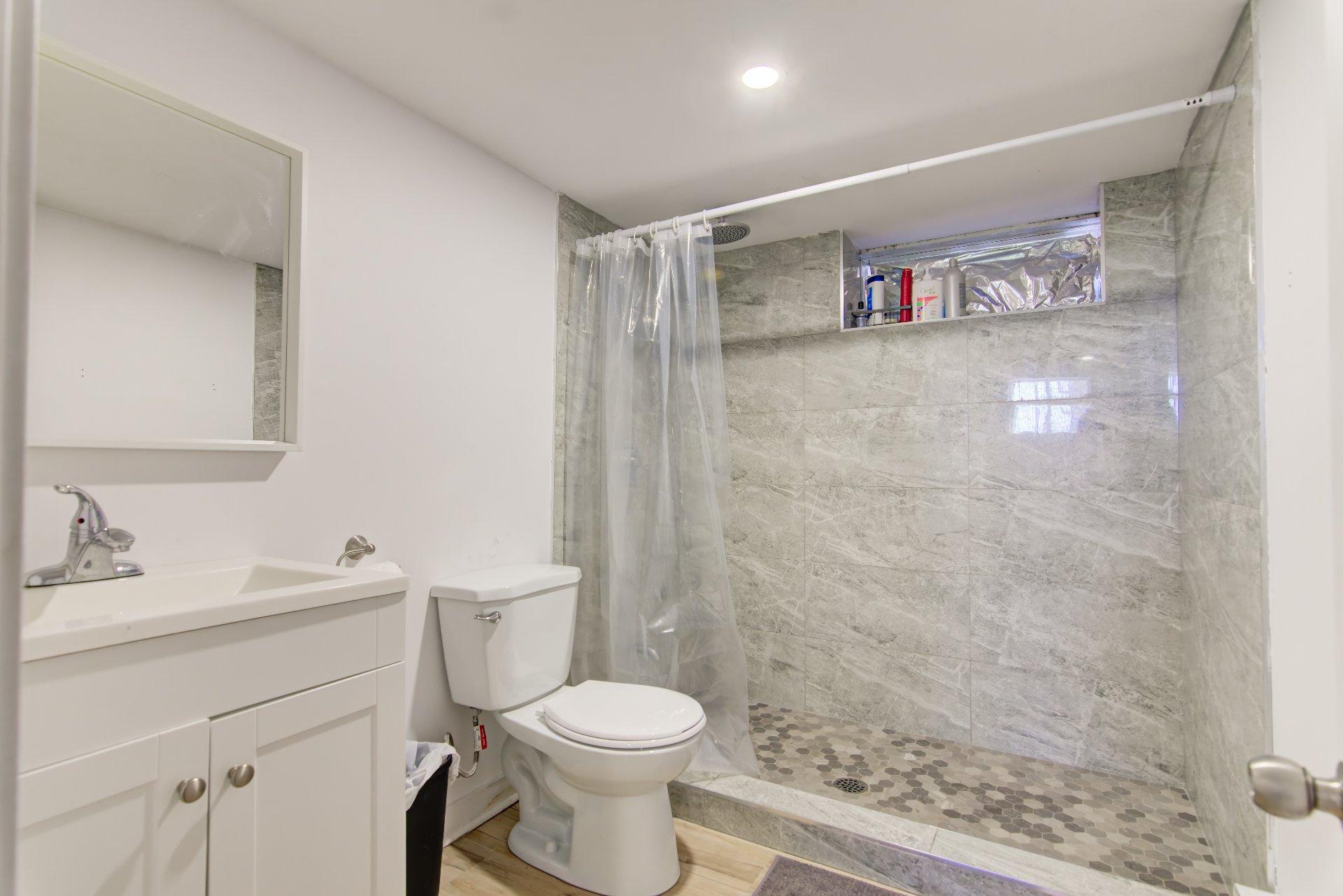









233


Boul. Churchill

,
Longueuil (Greenfield Park),




QC
J4V2M6

