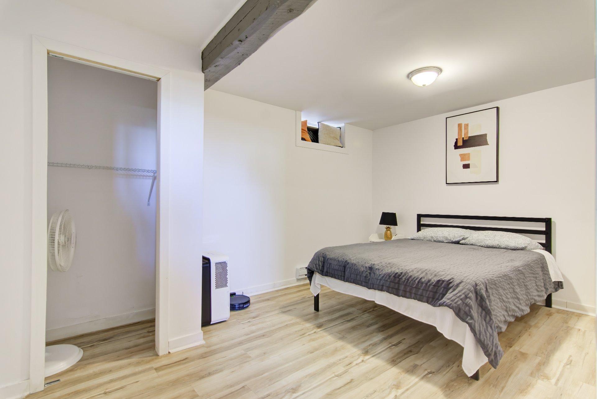 









233


Boul. Churchill

,
Longueuil (Greenfield Park),




QC
J4V2M6

