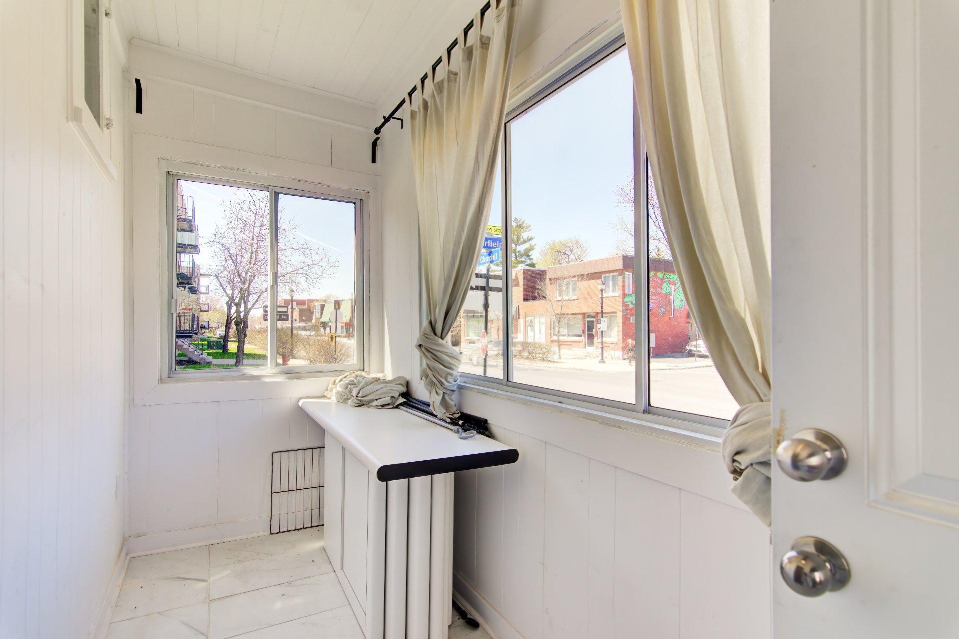 









233


Boul. Churchill

,
Longueuil (Greenfield Park),




QC
J4V2M6

