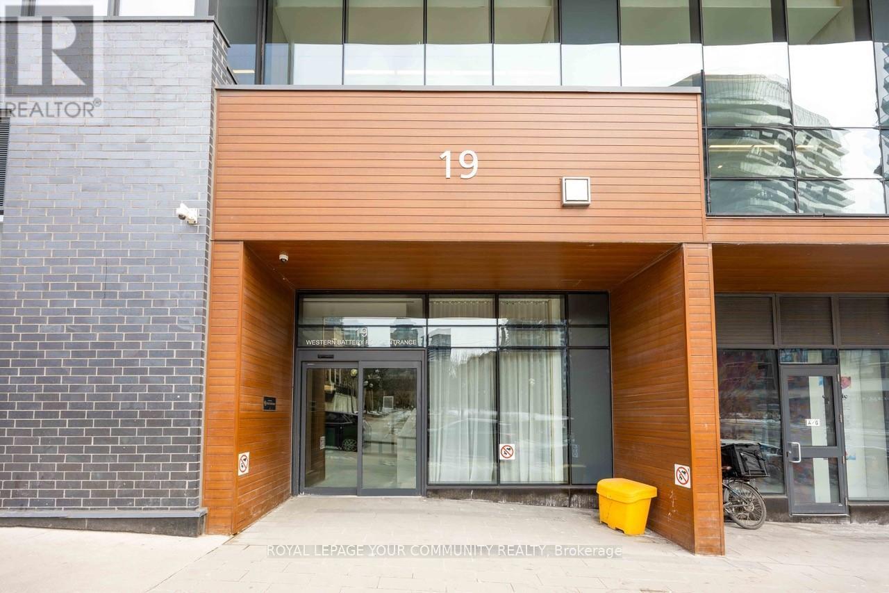 












917 - 19 WESTERN BATTERY ROAD

,
Toronto,




Ontario
M6K0E3

