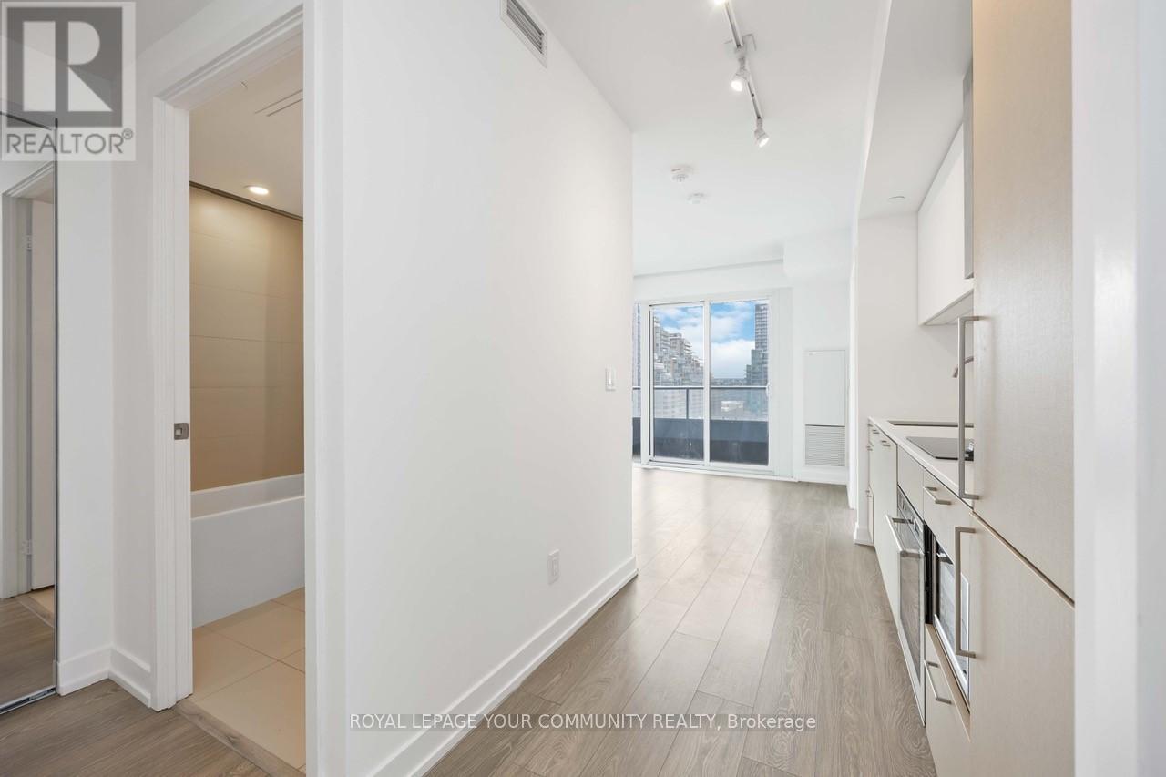 












917 - 19 WESTERN BATTERY ROAD

,
Toronto,




Ontario
M6K0E3

