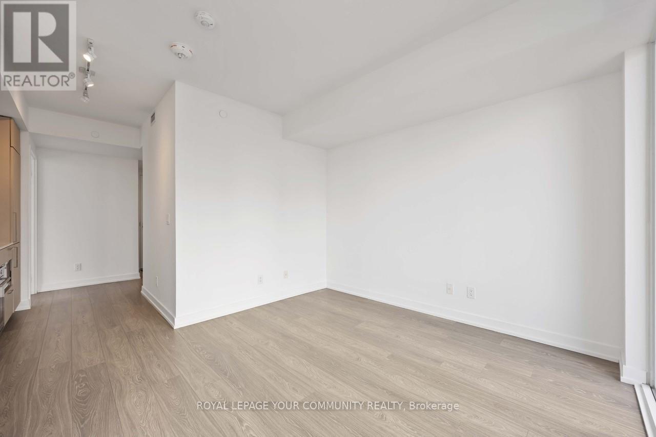 












917 - 19 WESTERN BATTERY ROAD

,
Toronto,




Ontario
M6K0E3

