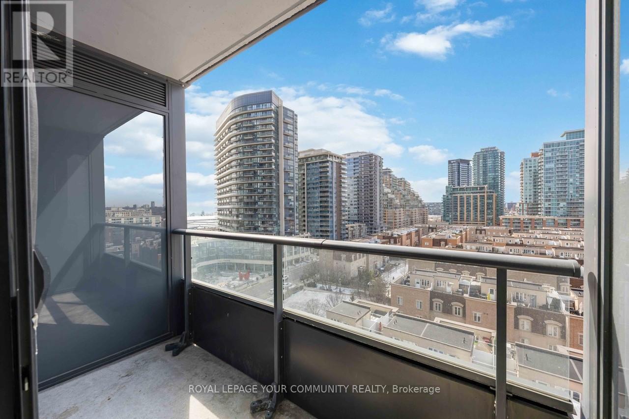 












917 - 19 WESTERN BATTERY ROAD

,
Toronto,




Ontario
M6K0E3

