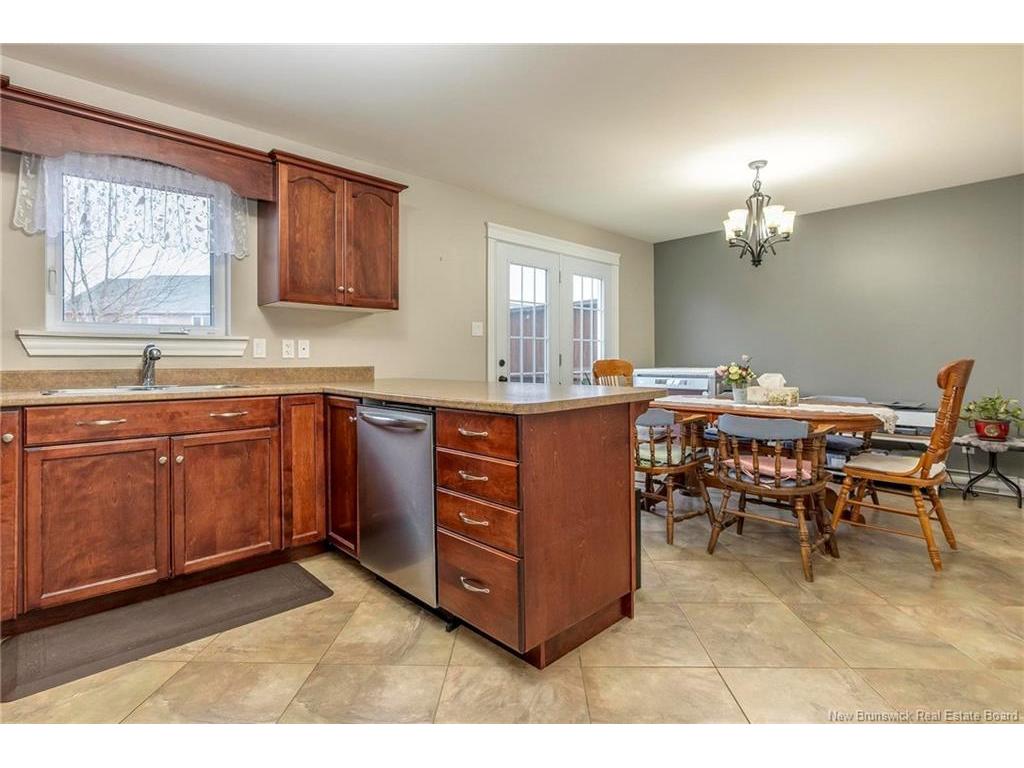 









453


Twin Oaks

DR,
Moncton,




NB
E1G 0J2

