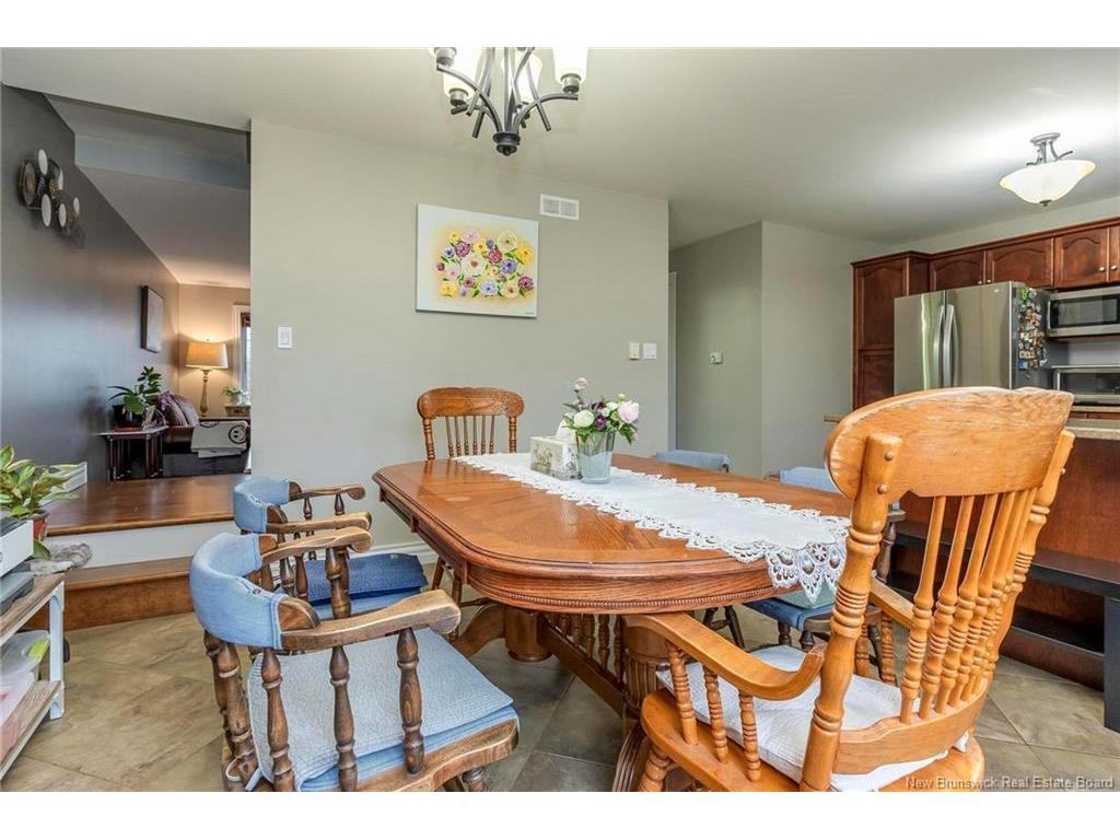 









453


Twin Oaks

DR,
Moncton,




NB
E1G 0J2


