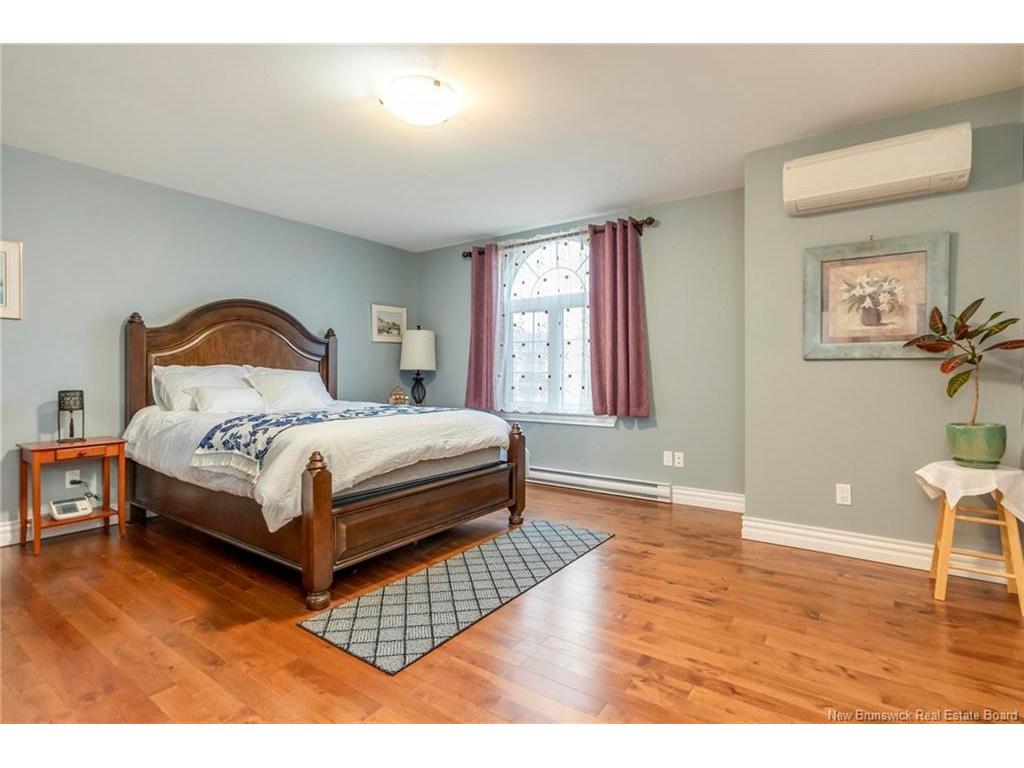 









453


Twin Oaks

DR,
Moncton,




NB
E1G 0J2


