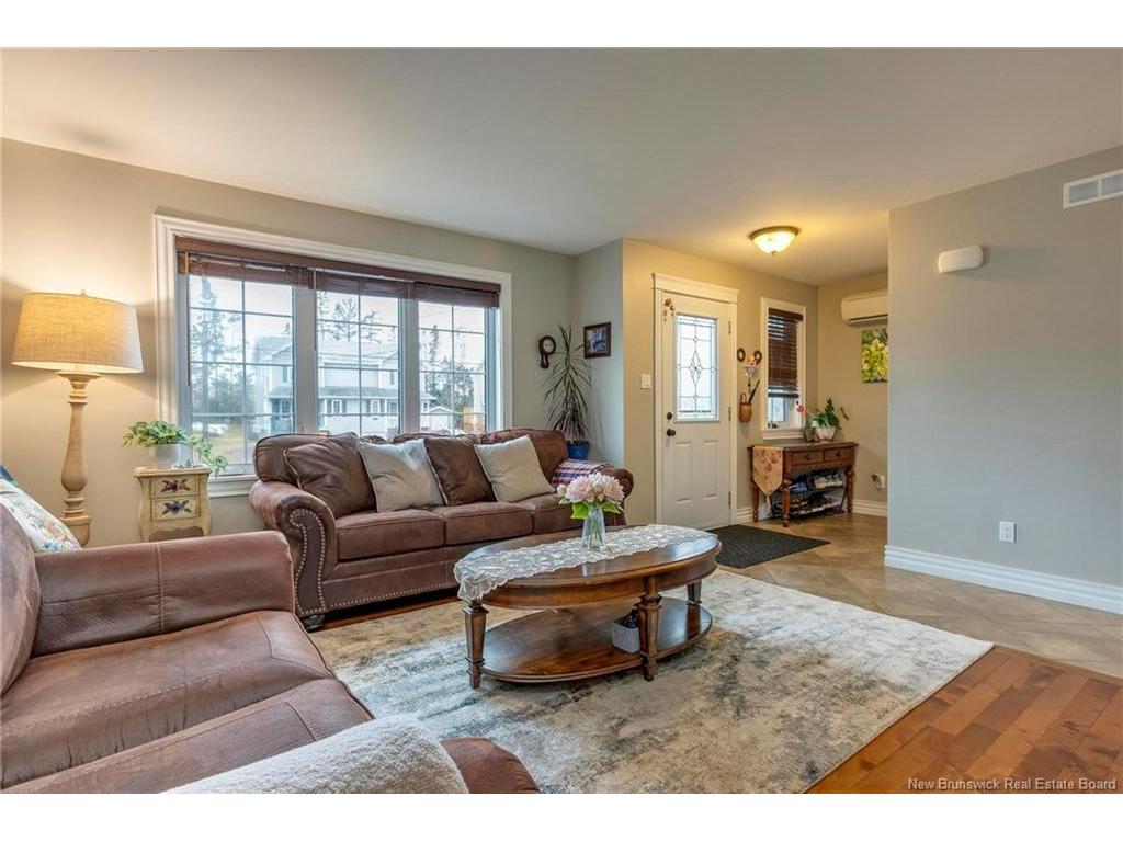 









453


Twin Oaks

DR,
Moncton,




NB
E1G 0J2

