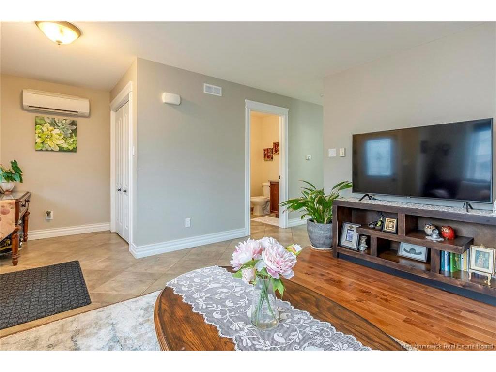 









453


Twin Oaks

DR,
Moncton,




NB
E1G 0J2

