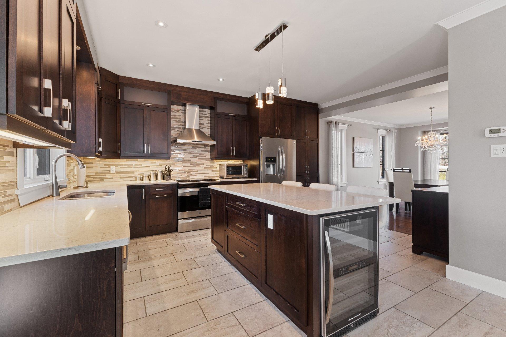 









22


Imp. Hébert

,
Cantley,




QC
J8V3W6

