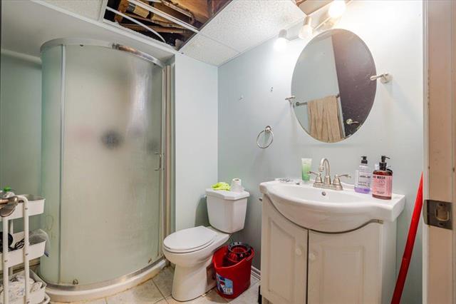 









823


Kernaghan

AVE,
Winnipeg,




MB
R2C 1L8


