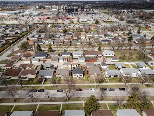 









823


Kernaghan

AVE,
Winnipeg,




MB
R2C 1L8

