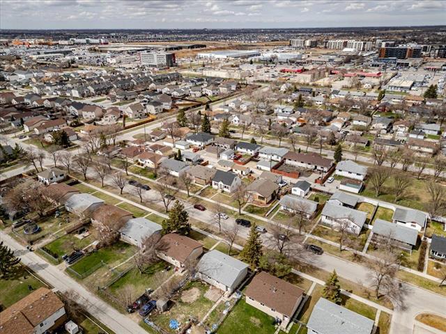 









823


Kernaghan

AVE,
Winnipeg,




MB
R2C 1L8


