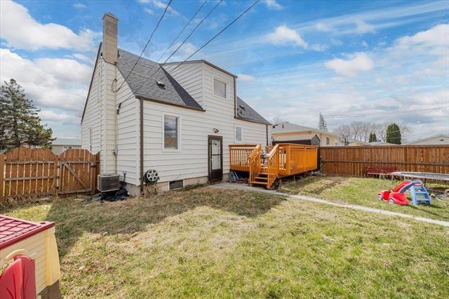 









823


Kernaghan

AVE,
Winnipeg,




MB
R2C 1L8

