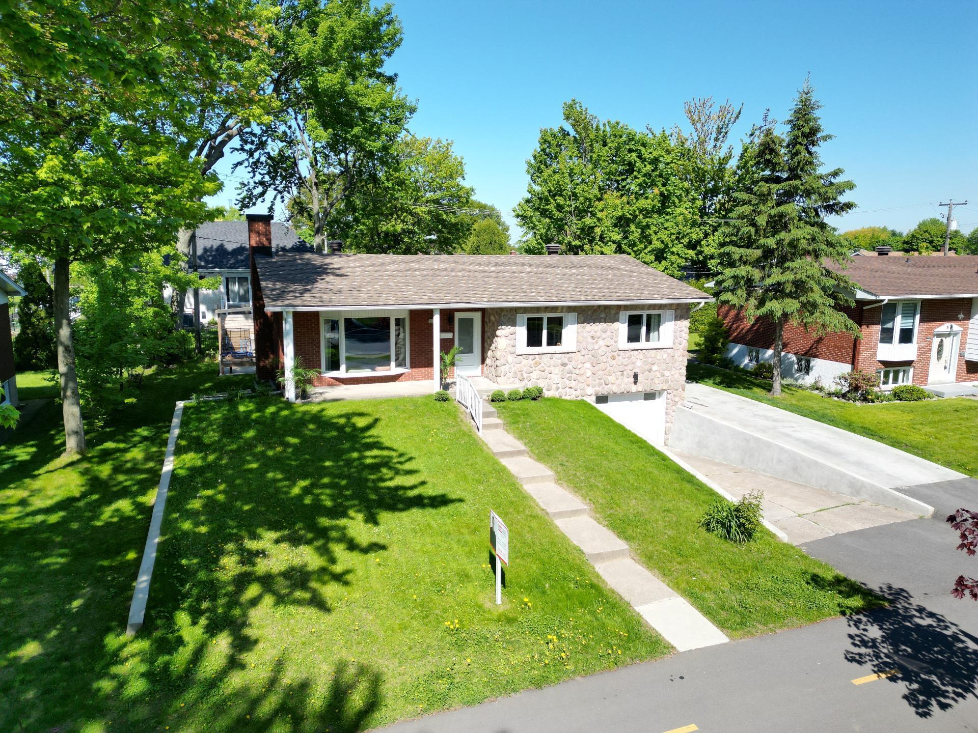 









5075


Rue Maisonneuve

,
Sorel-Tracy,




QC
J3R4K1

