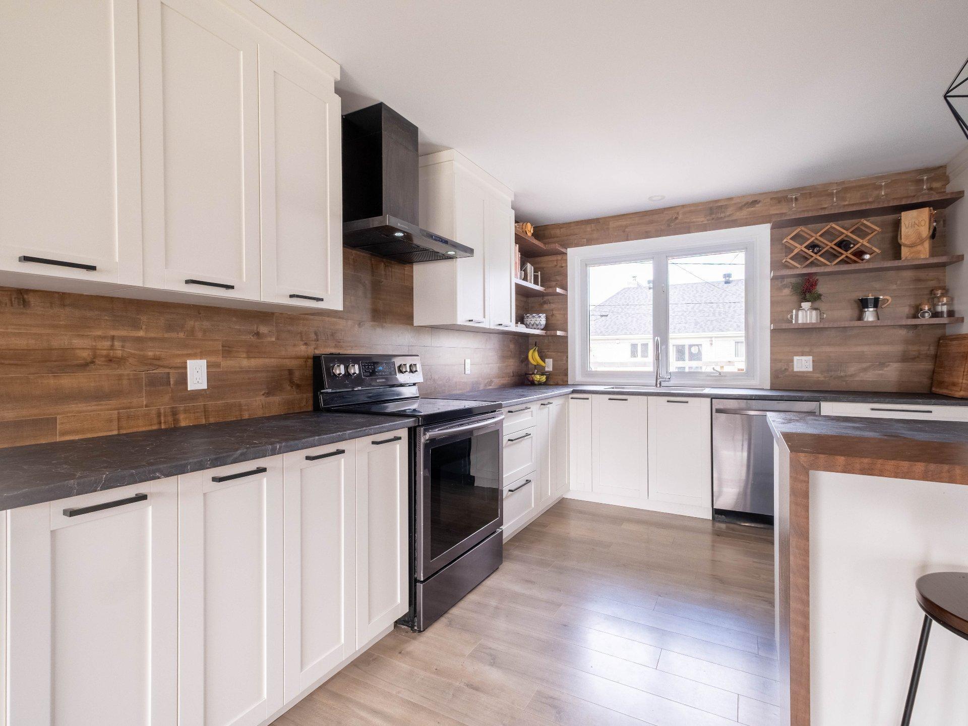 









5075


Rue Maisonneuve

,
Sorel-Tracy,




QC
J3R4K1

