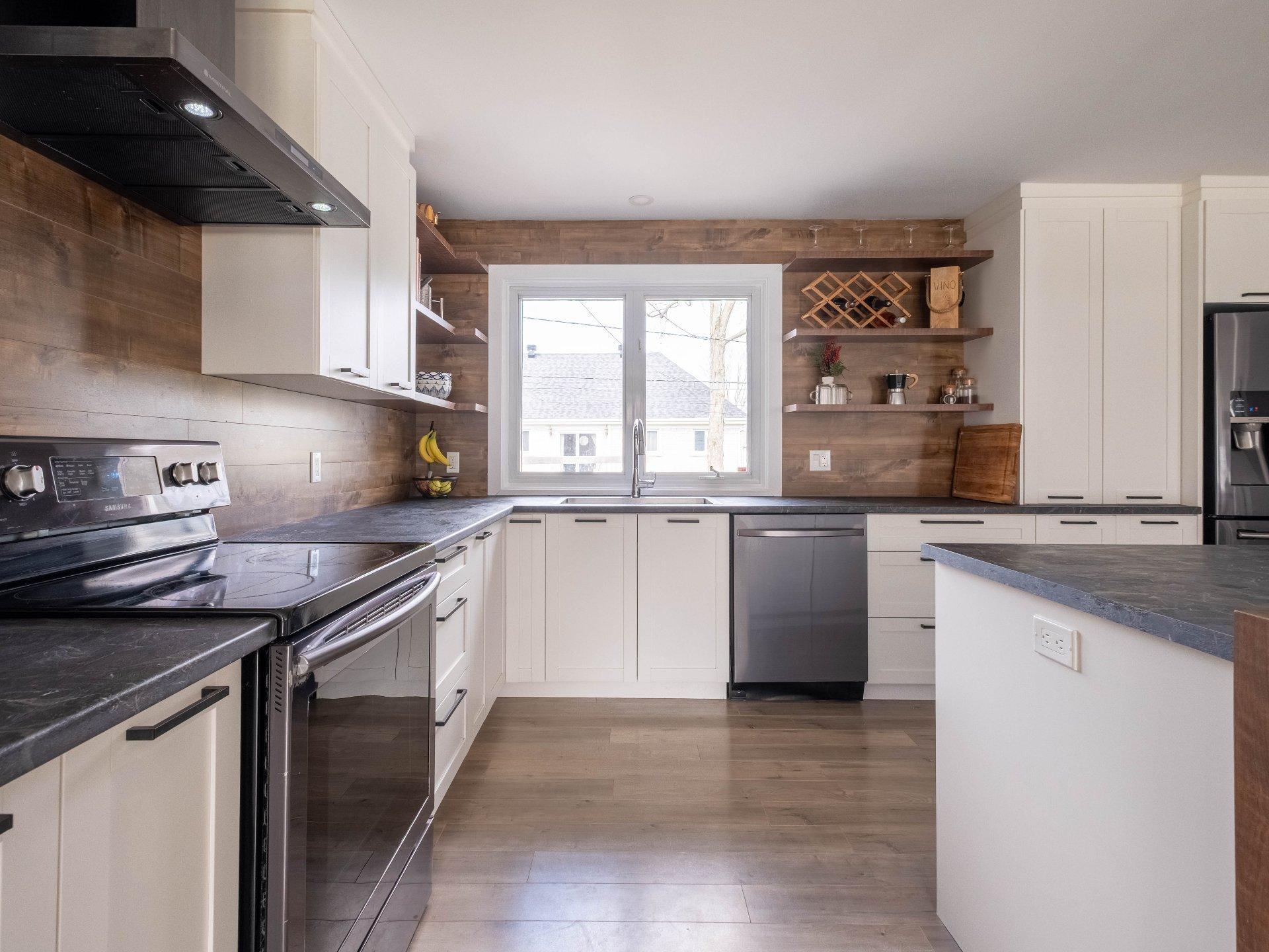 









5075


Rue Maisonneuve

,
Sorel-Tracy,




QC
J3R4K1

