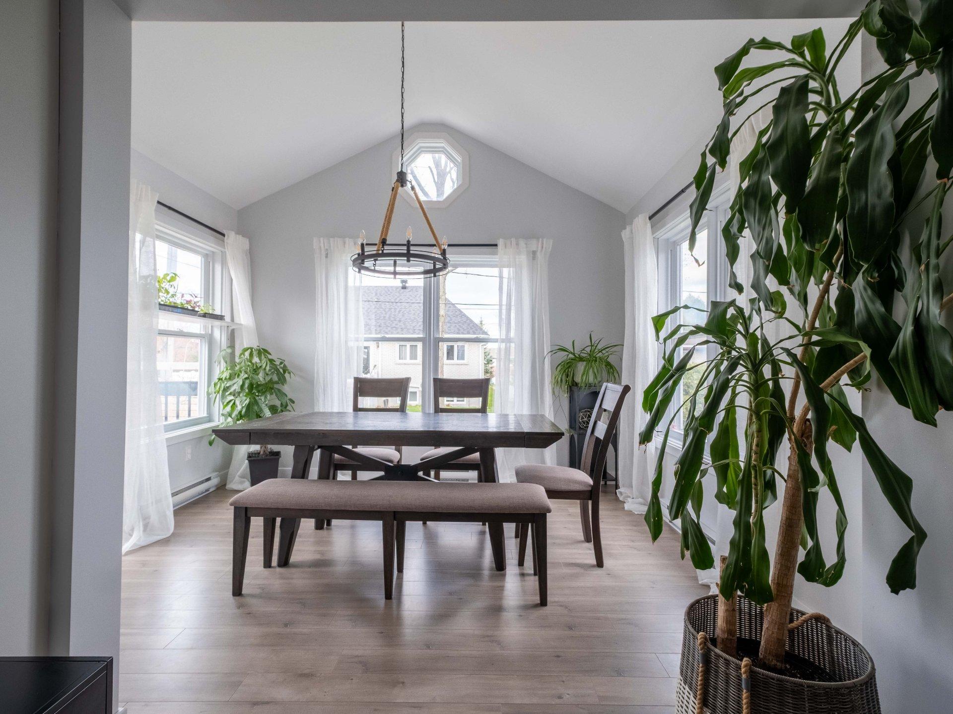 









5075


Rue Maisonneuve

,
Sorel-Tracy,




QC
J3R4K1

