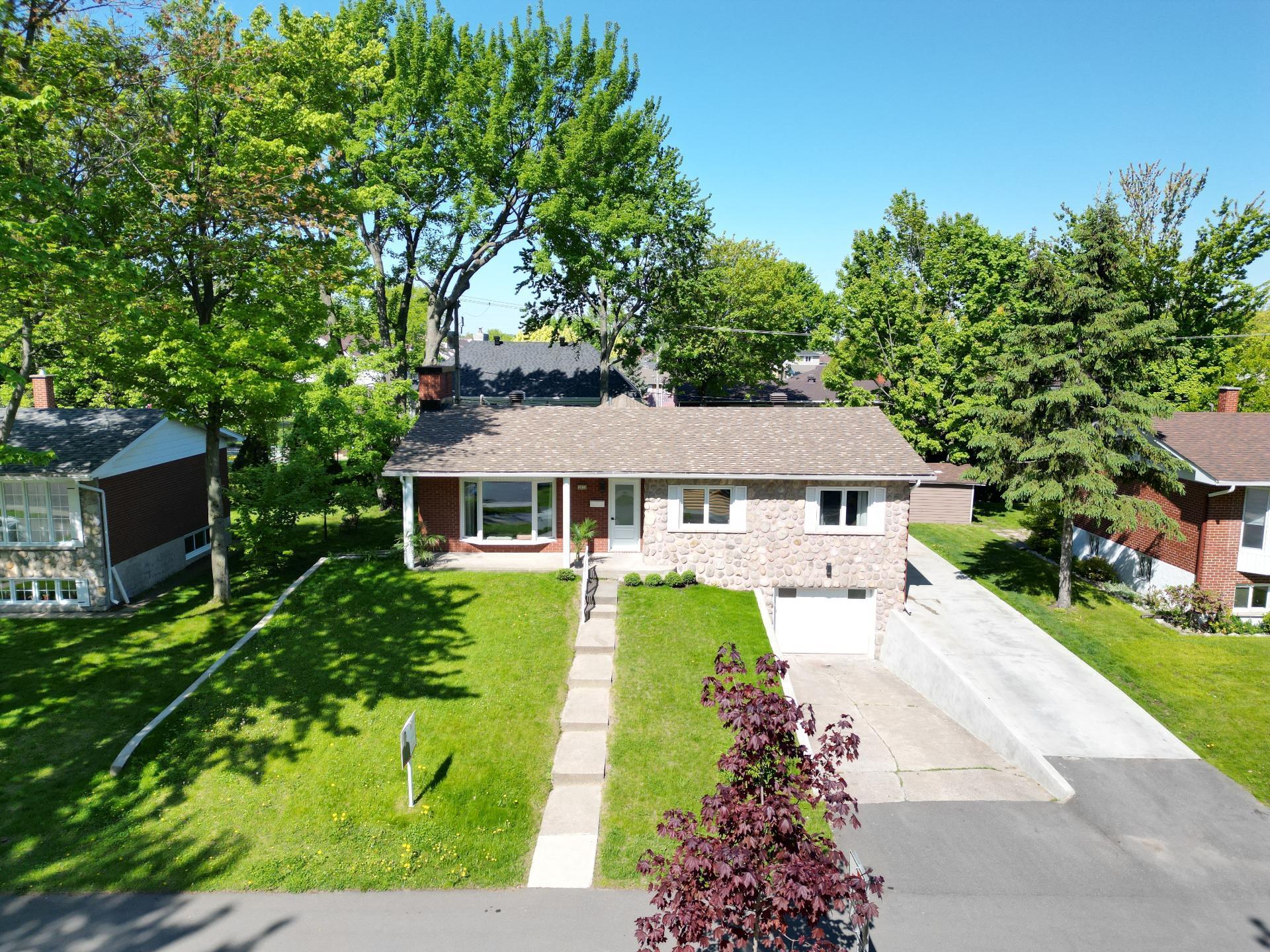 









5075


Rue Maisonneuve

,
Sorel-Tracy,




QC
J3R4K1

