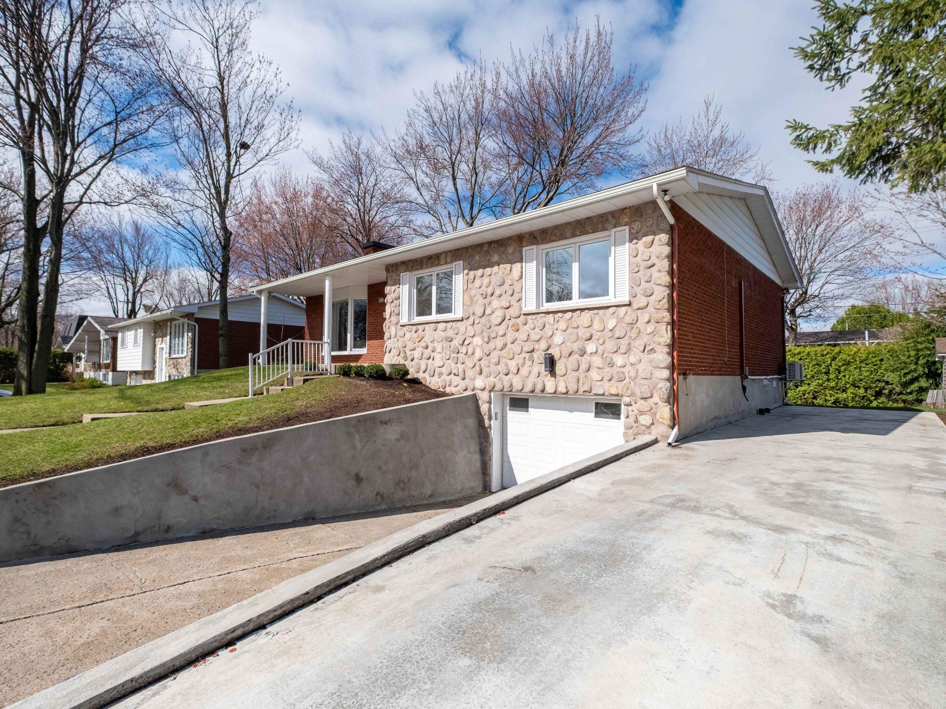 









5075


Rue Maisonneuve

,
Sorel-Tracy,




QC
J3R4K1

