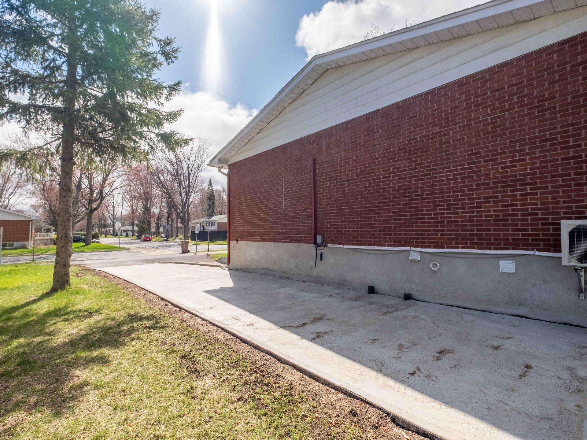 









5075


Rue Maisonneuve

,
Sorel-Tracy,




QC
J3R4K1

