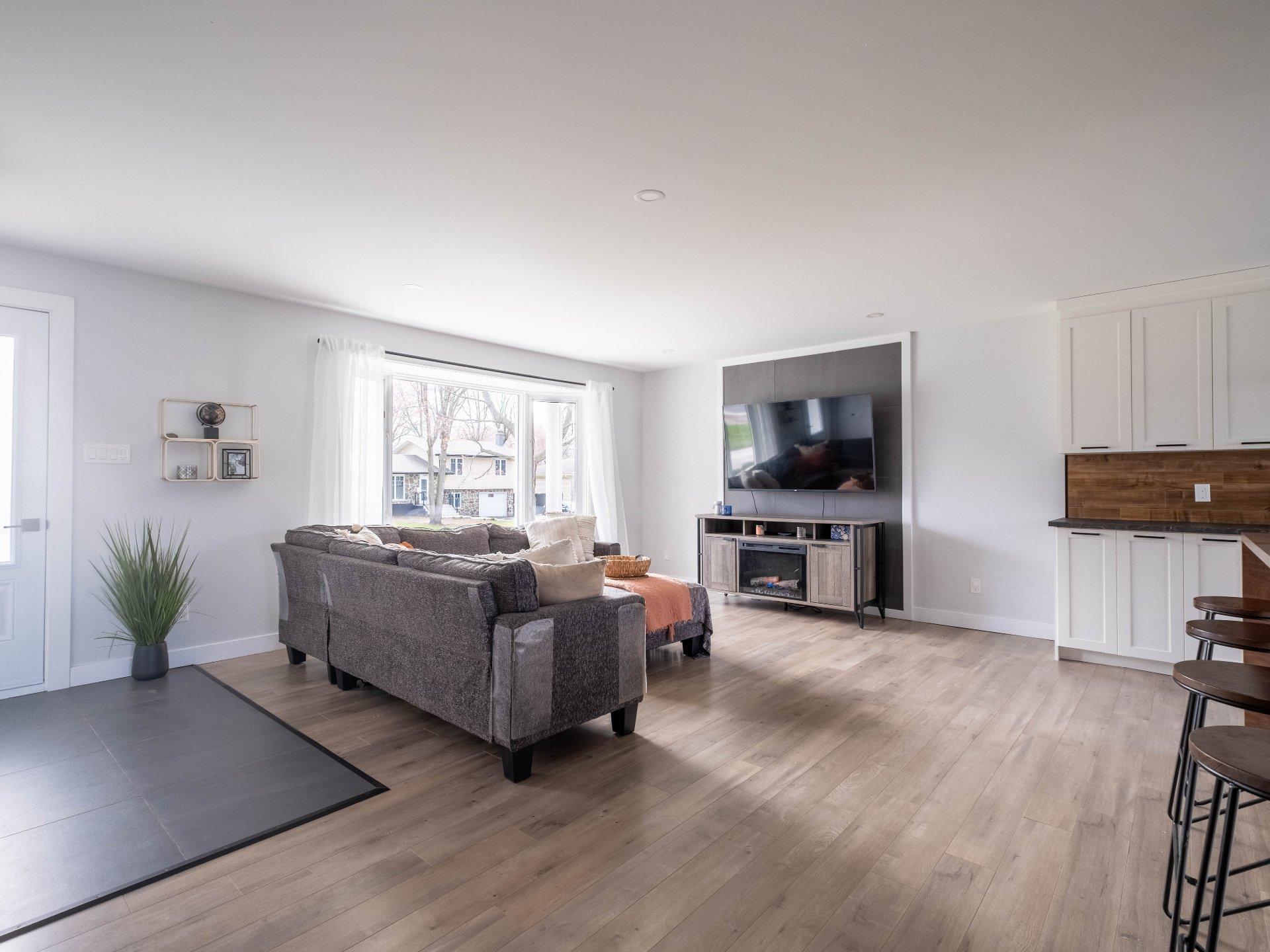 









5075


Rue Maisonneuve

,
Sorel-Tracy,




QC
J3R4K1

