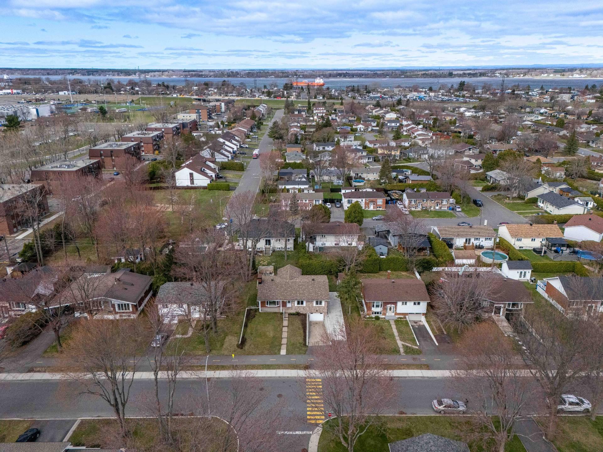 









5075


Rue Maisonneuve

,
Sorel-Tracy,




QC
J3R4K1

