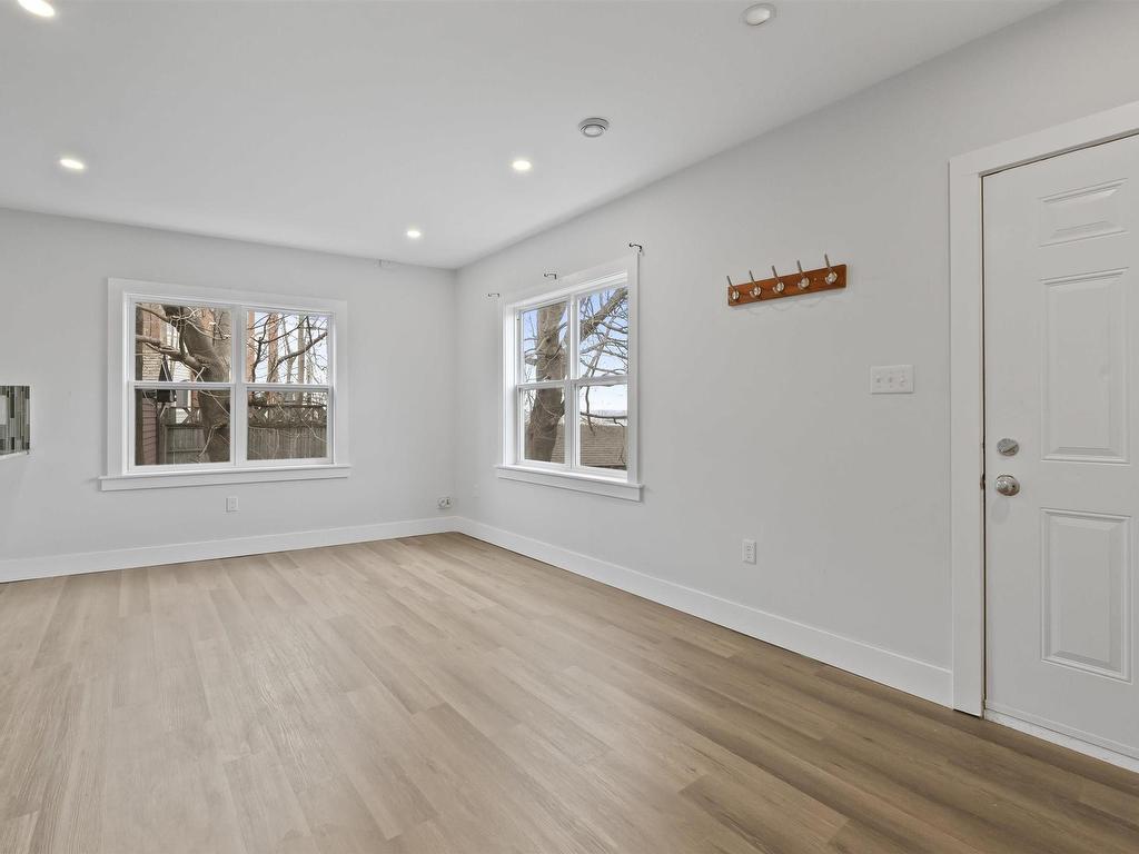 












3461 Windsor Street

,
Halifax,




NS
B3K 5G5

