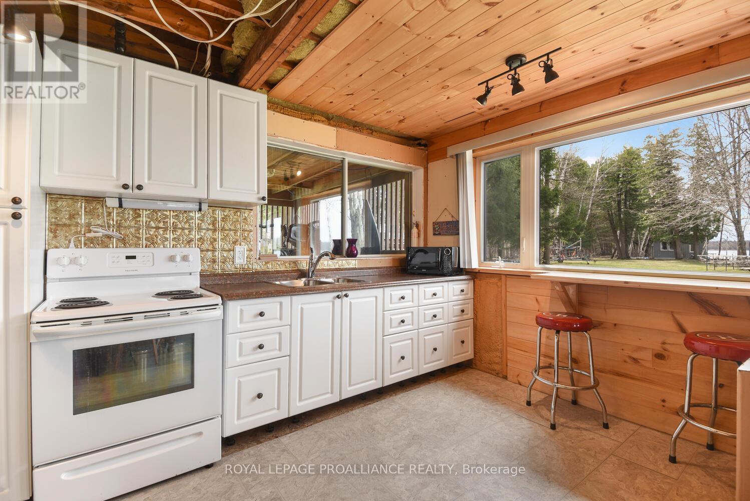 












365 MCNAMEE LANE

,
Rideau Lakes,




Ontario
K0G1V0

