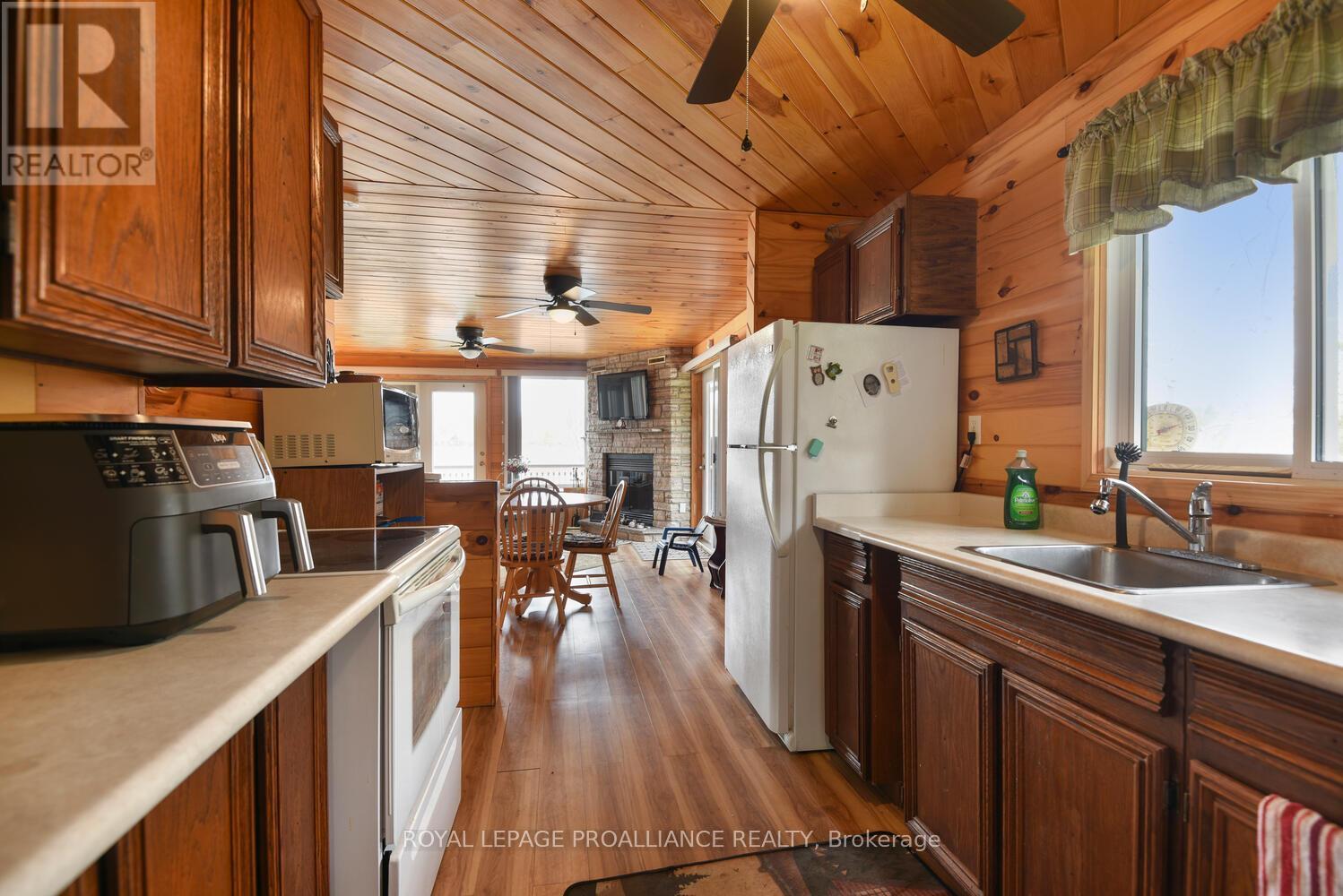 












365 MCNAMEE LANE

,
Rideau Lakes,




Ontario
K0G1V0

