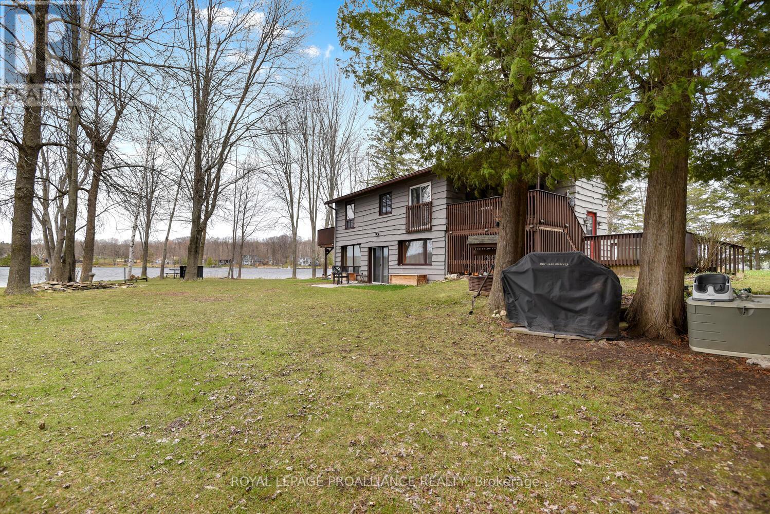 












365 MCNAMEE LANE

,
Rideau Lakes,




Ontario
K0G1V0

