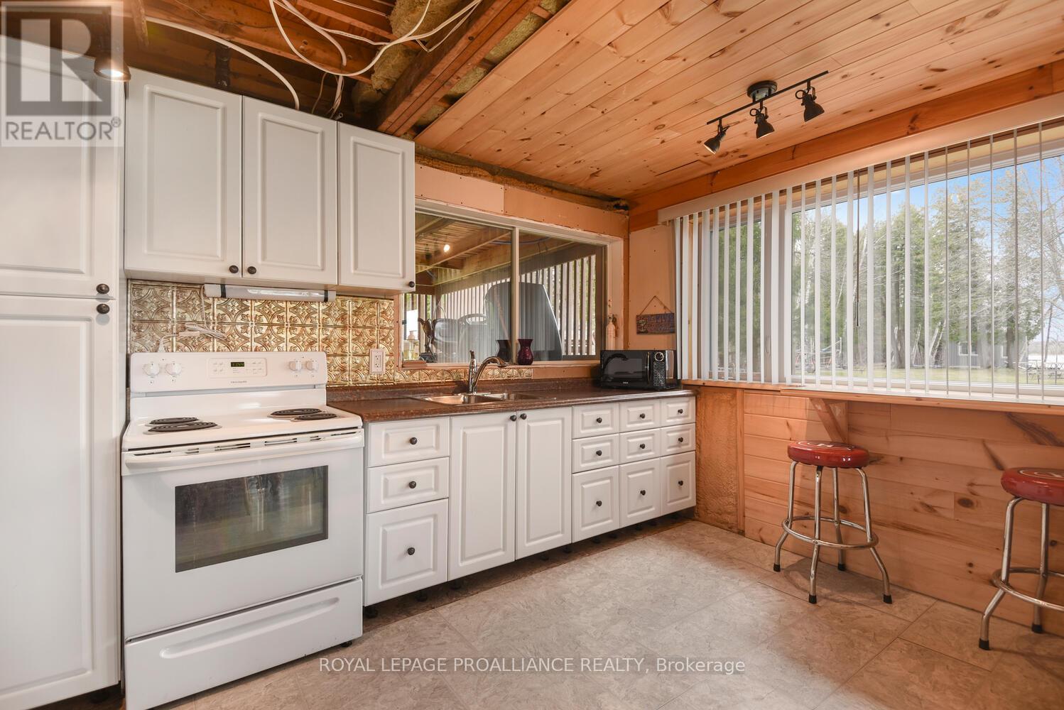 












365 MCNAMEE LANE

,
Rideau Lakes,




Ontario
K0G1V0

