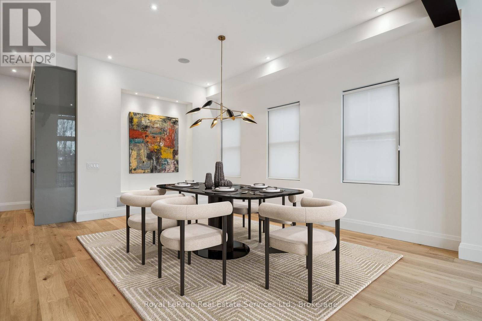 












68 NAVY STREET

,
Oakville (OO Old Oakville),




Ontario
L6J2Y9

