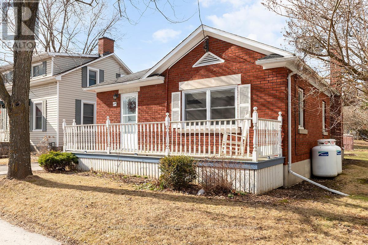 












214 GORE STREET E

,
Perth,




Ontario
K7H1K4

