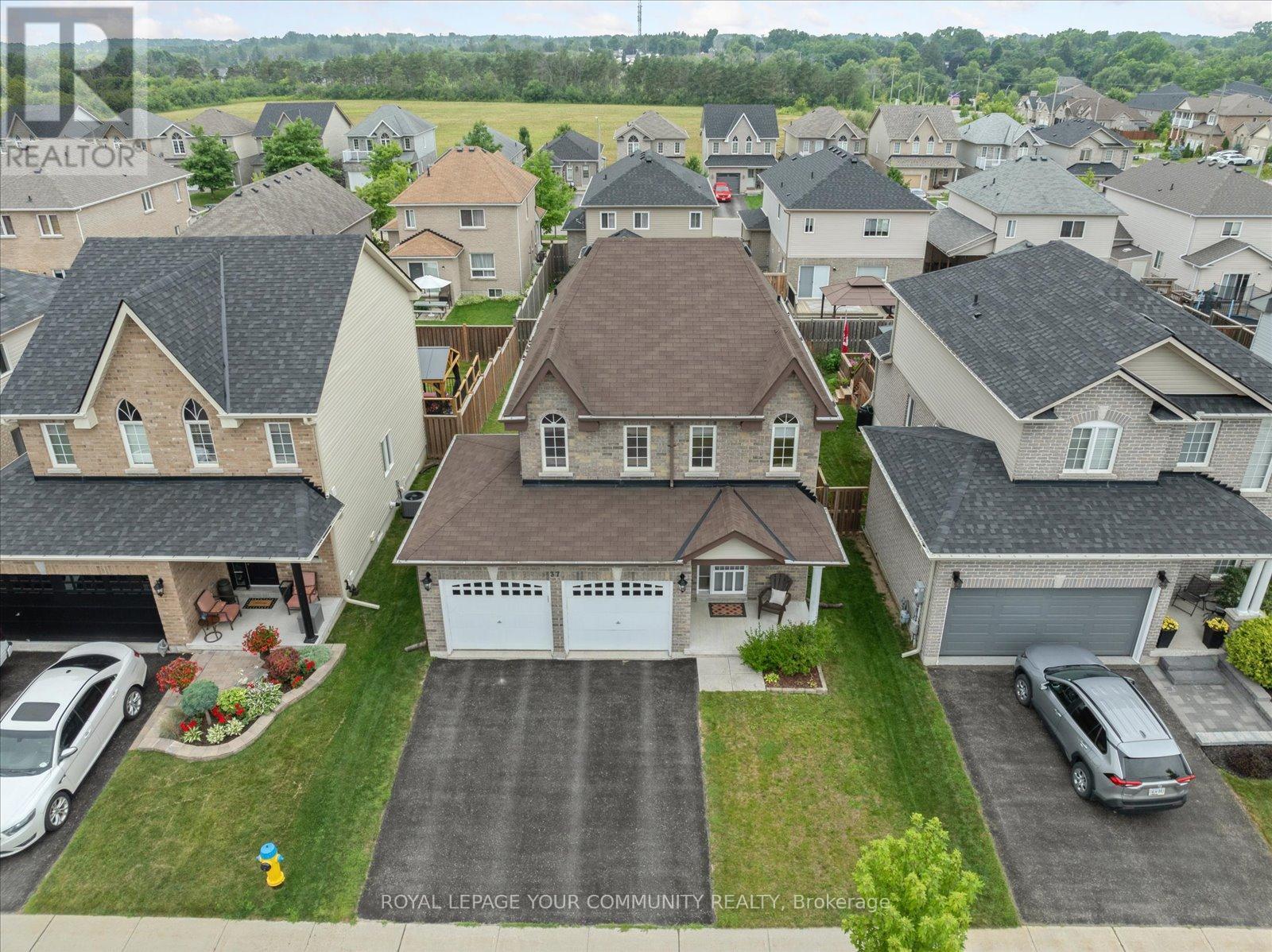 












37 GUNSOLUS ROAD

,
Kawartha Lakes,




Ontario
K9V0E4

